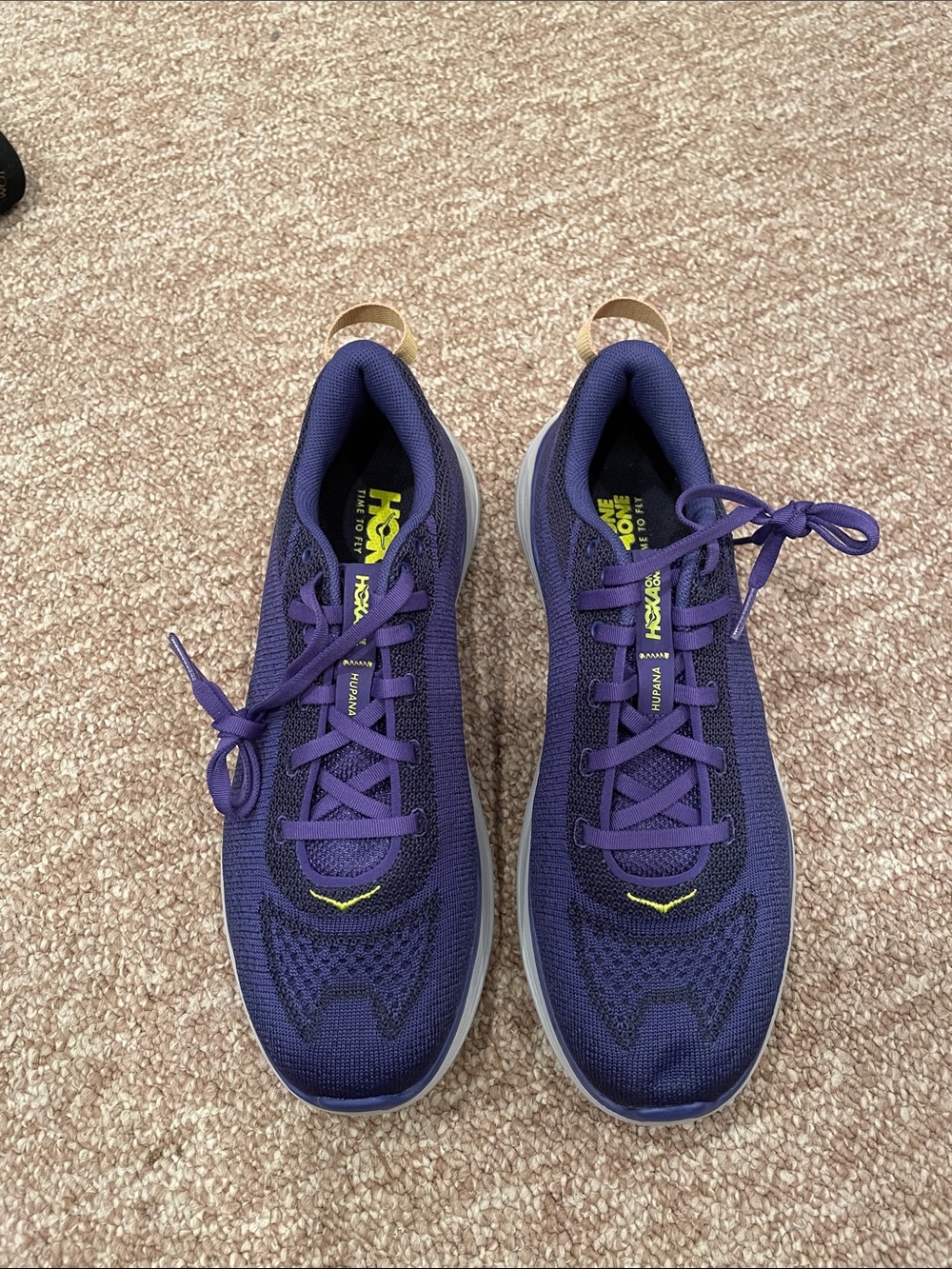 Never worn Hoka Hupana One One